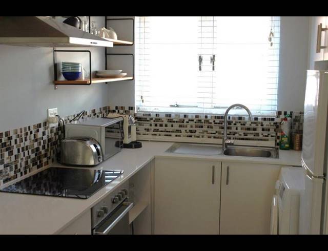 1 BEDROOM PROPERTY TO RENT IN SEA POINT